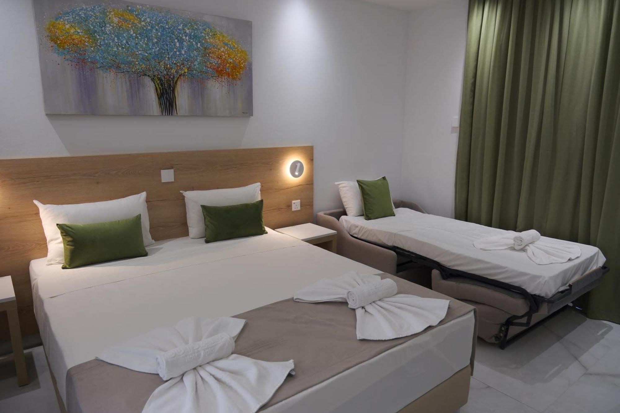 Loutsiana Deluxe Apts Ayia Napa Habitación foto