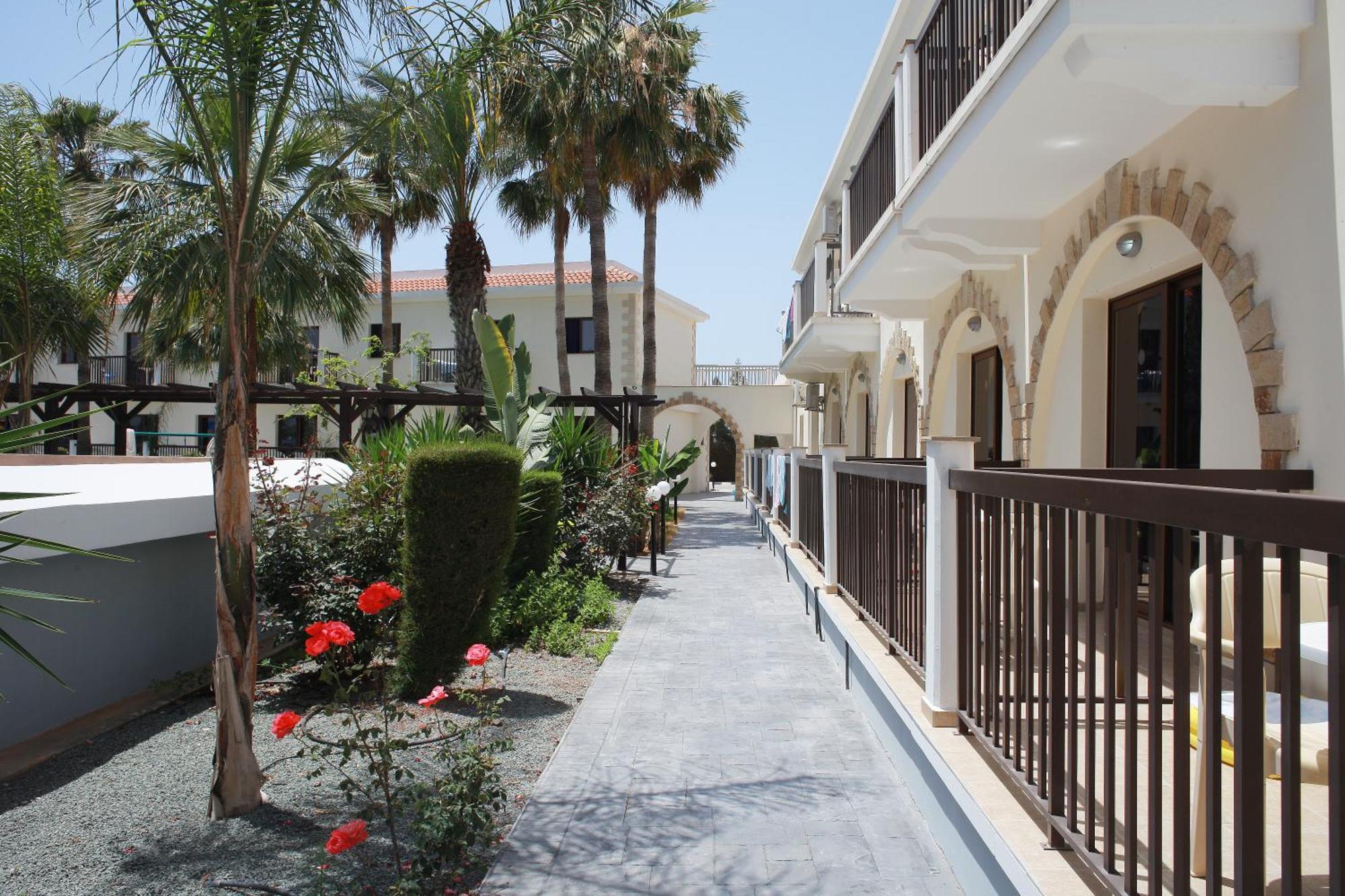 Loutsiana Deluxe Apts Ayia Napa Exterior foto