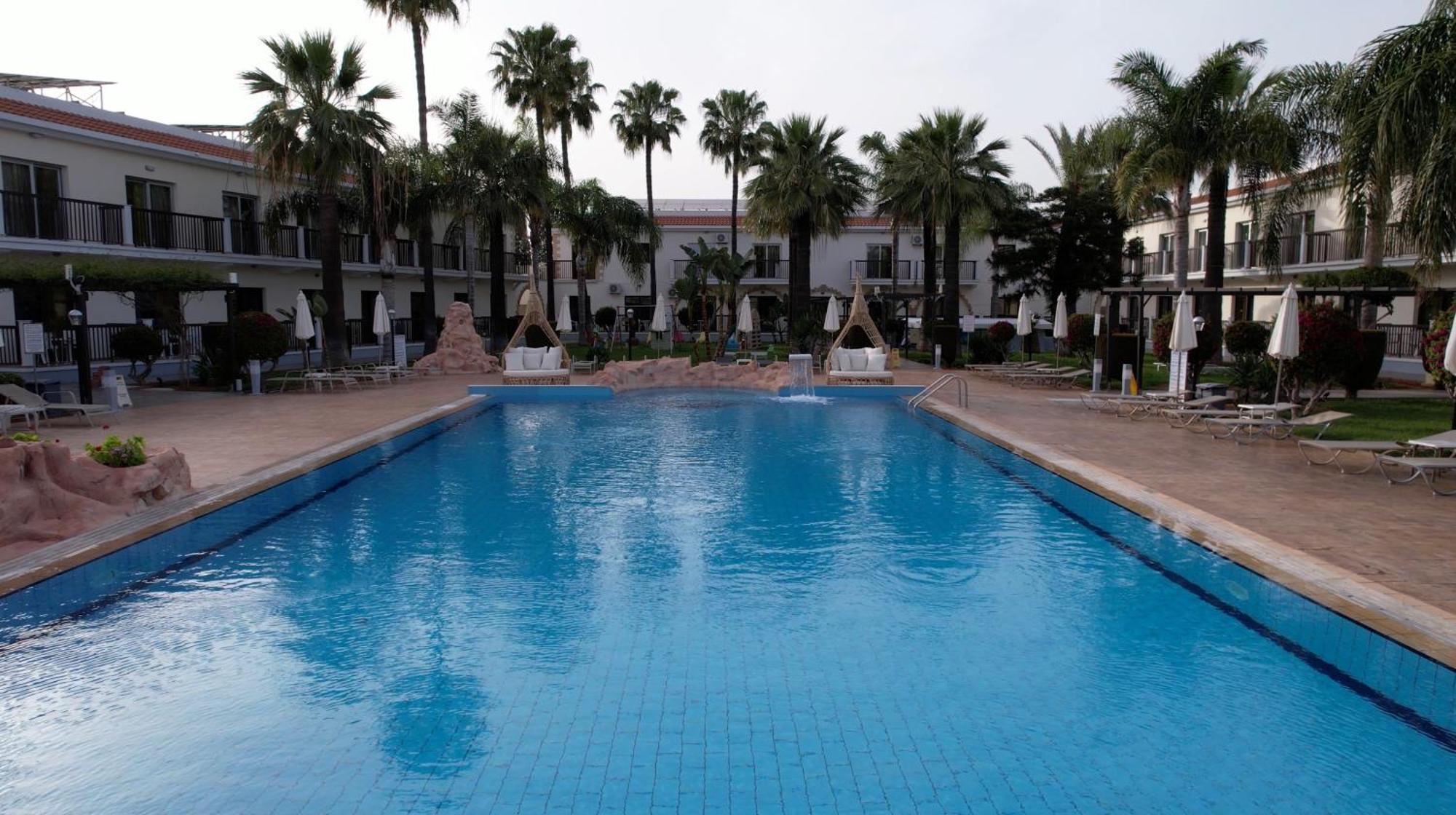 Loutsiana Deluxe Apts Ayia Napa Exterior foto