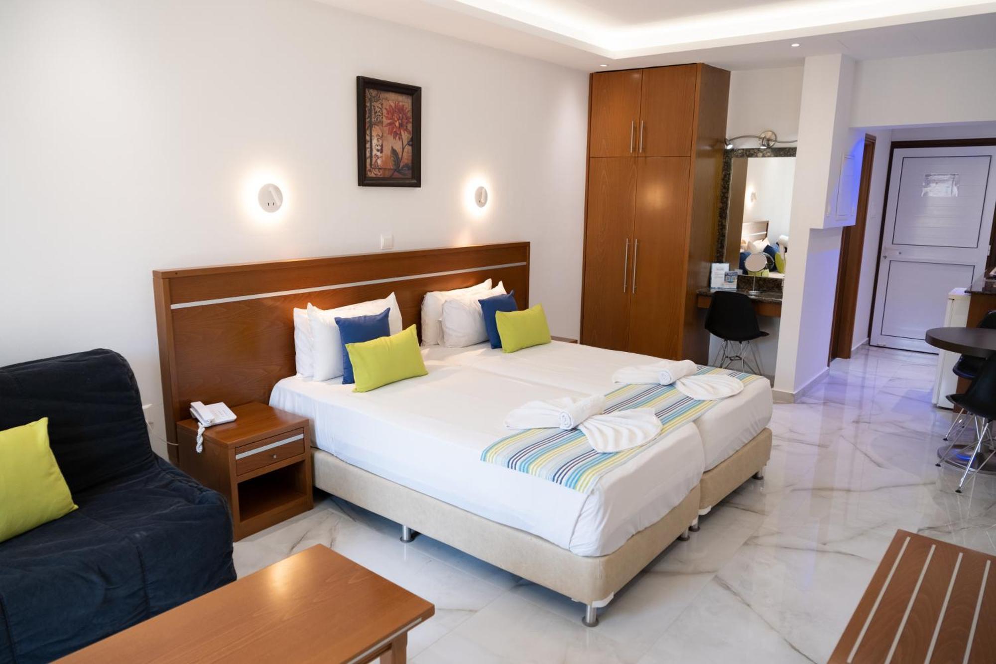 Loutsiana Deluxe Apts Ayia Napa Habitación foto